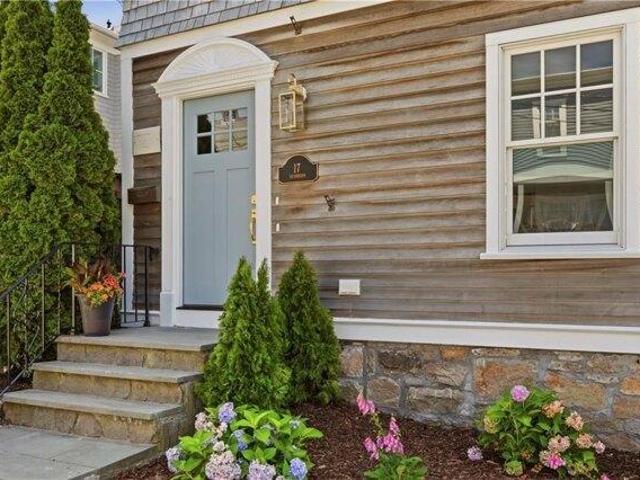 house with 4 bedroom, Newport RI ES105400756