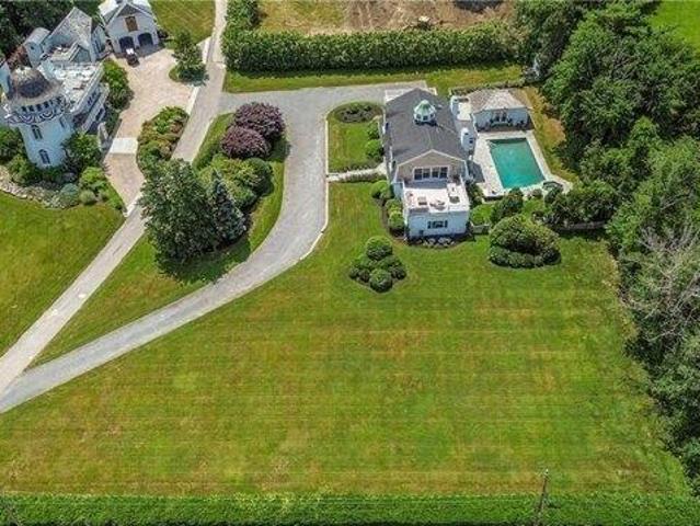 house with 4 bedroom, Newport RI ES105402452