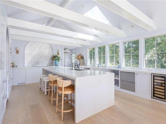 house with 4 bedroom, Newport RI ES105659912