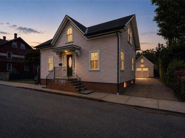 house with 4 bedroom, Newport RI ES105912437