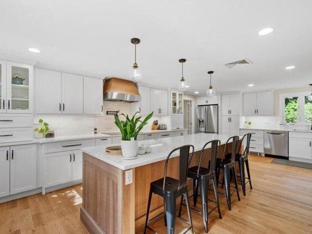 house with 4 bedroom, North Andover MA ES105559594