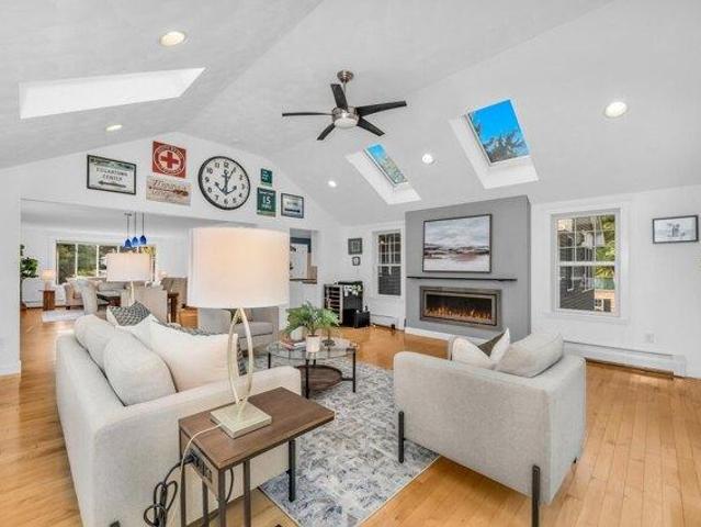 house with 4 bedroom, North Andover MA ES105561740