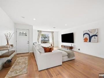 house with 4 bedroom, North Bergen NJ ES103160871