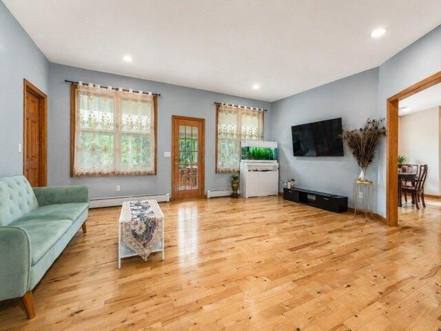 house with 4 bedroom, North Brookfield MA ES105289580