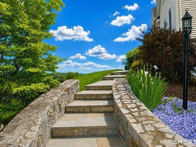 house with 4 bedroom, North Branford CT ES104541785