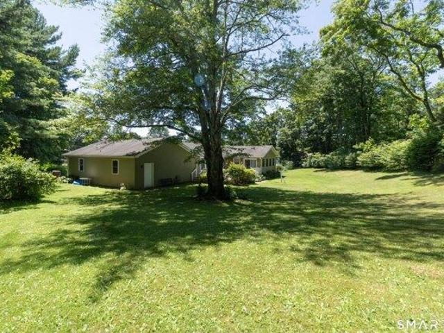 house with 4 bedroom, North Branford CT ES104569260