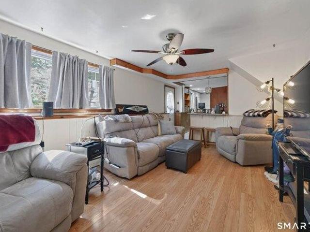 house with 4 bedroom, North Branford CT ES104539894
