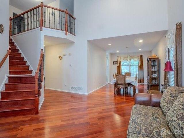 house with 4 bedroom, North Brunswick NJ ES105319104