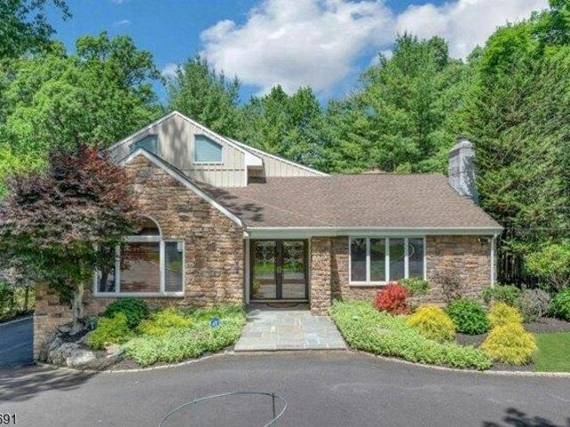 house with 4 bedroom, North Caldwell NJ ES105276825