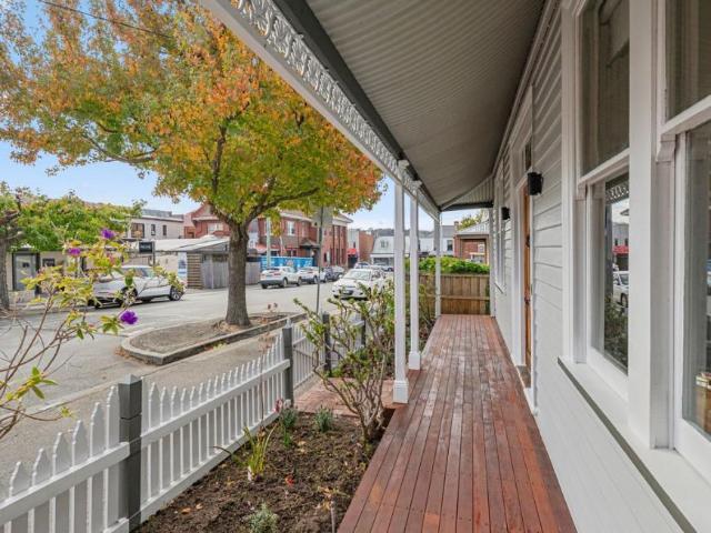 House 4 Bedroom For Rent North Hobart, ES102631558