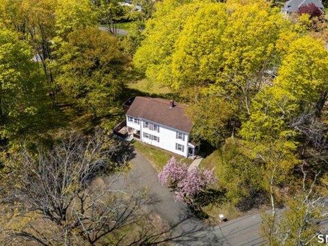 house with 4 bedroom, North Haven CT ES105494207