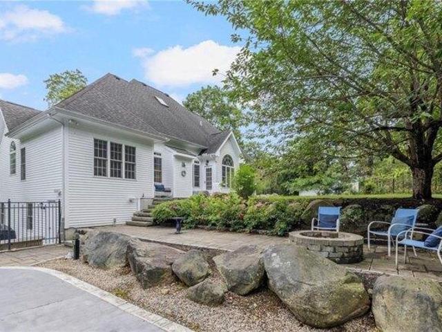 house with 4 bedroom, North Kingstown RI ES104898425