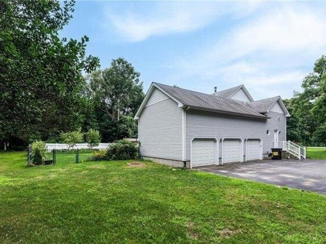 house with 4 bedroom, North Kingstown RI ES105548978