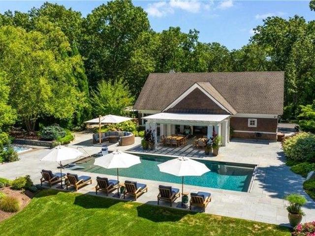 house with 4 bedroom, North Kingstown RI ES105711536