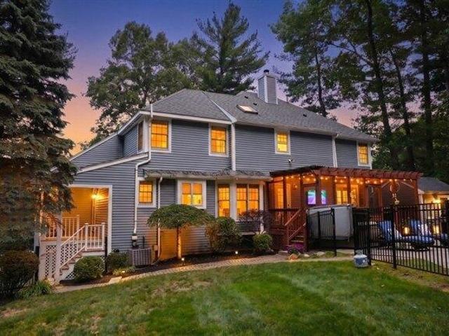 house with 4 bedroom, North Reading MA ES104477095