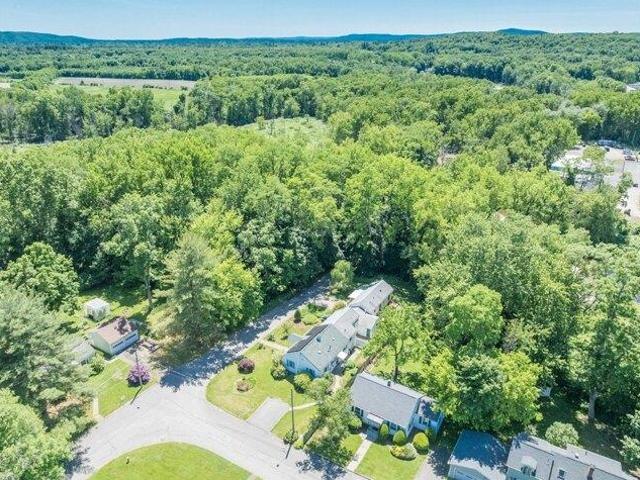 house with 4 bedroom, Northampton MA ES104478298