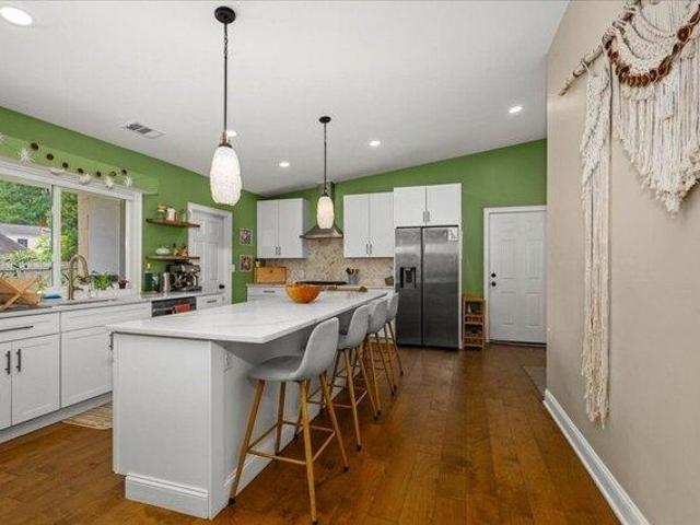 house with 4 bedroom, Northampton MA ES104569909