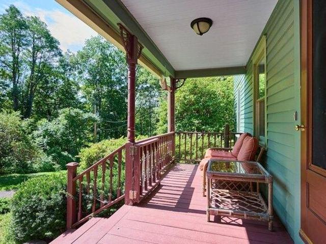 house with 4 bedroom, Northampton MA ES105386934