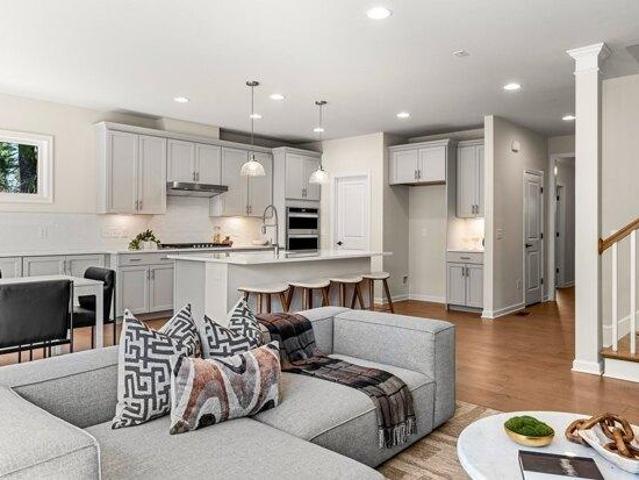 house with 4 bedroom, Norton MA ES105561864