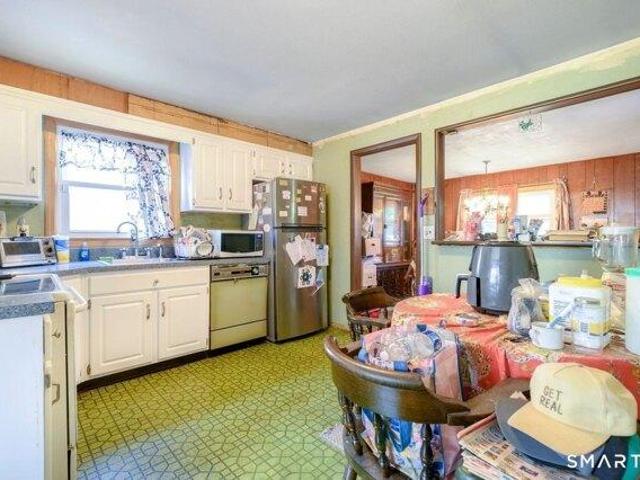 house with 4 bedroom, Norwalk CT ES104853483