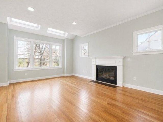 house with 4 bedroom, Norwood MA ES105401908