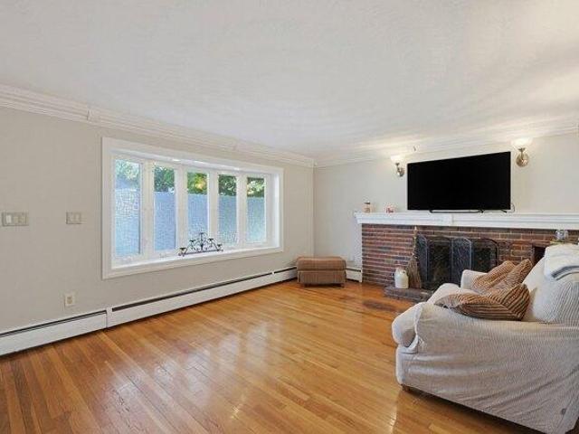 house with 4 bedroom, Norwood MA ES105549122