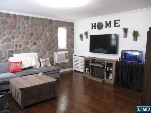 house with 4 bedroom, Nutley NJ ES105652497