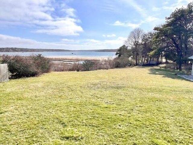 house with 4 bedroom, Oak Bluffs MA ES105496704