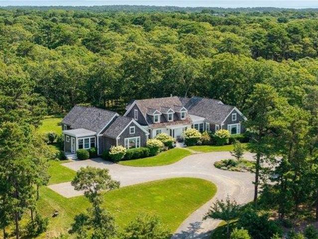 house with 4 bedroom, Oak Bluffs MA ES105514843