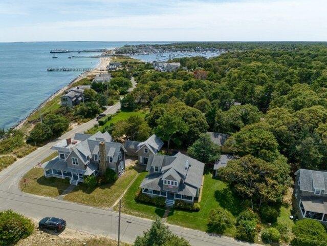 house with 4 bedroom, Oak Bluffs MA ES105514963