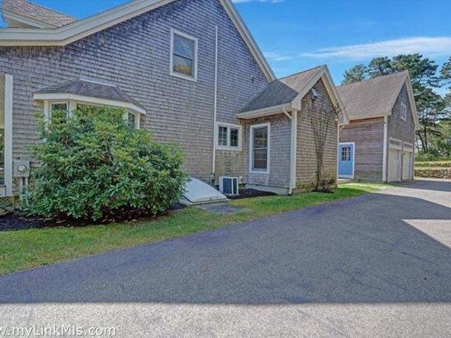 house with 4 bedroom, Oak Bluffs MA ES105648965