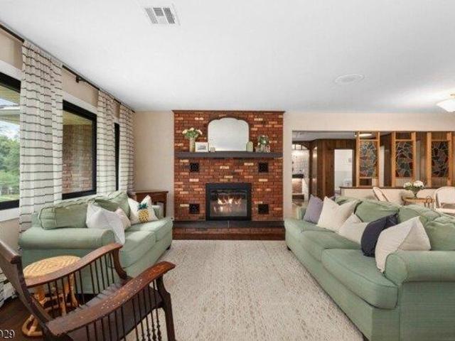 house with 4 bedroom, Oakland NJ ES105632958