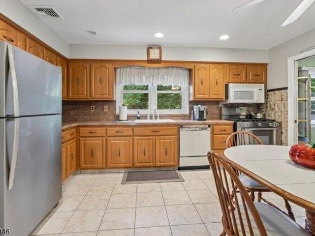 house with 4 bedroom, Paramus NJ ES105577806
