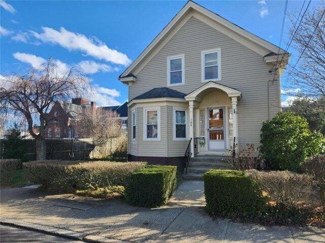 house with 4 bedroom, Pawtucket RI ES104604338
