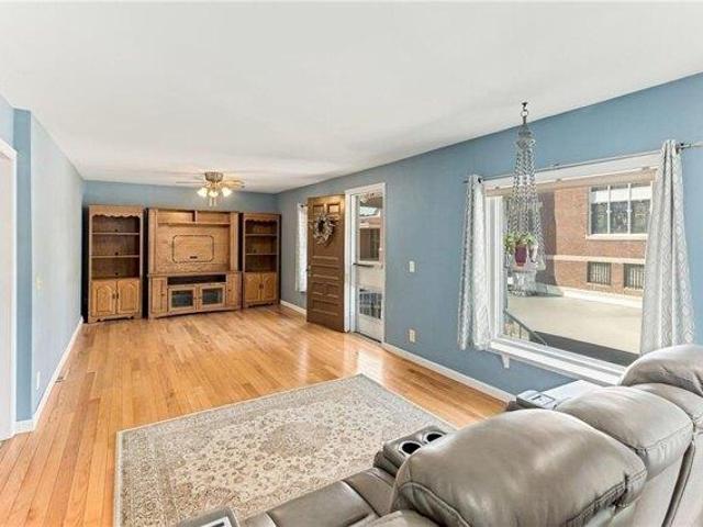 house with 4 bedroom, Pawtucket RI ES104605932