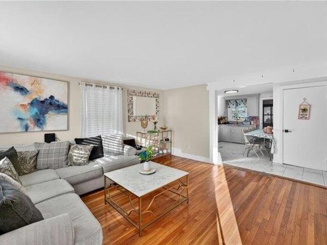 house with 4 bedroom, Pawtucket RI ES105511327
