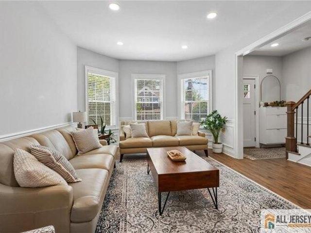 house with 4 bedroom, Perth Amboy NJ ES105277724