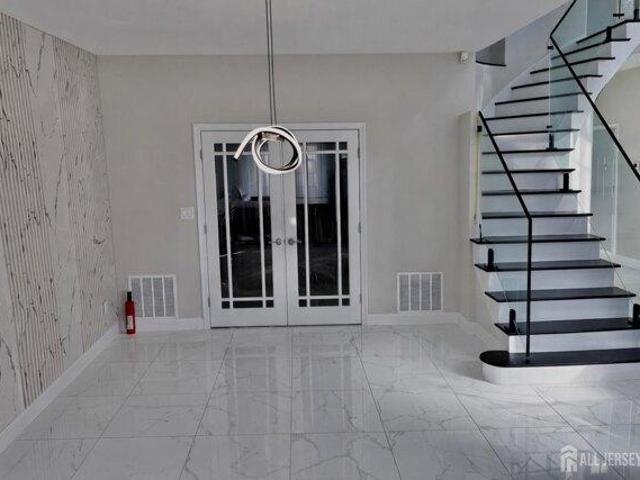 house with 4 bedroom, Perth Amboy NJ ES105277808