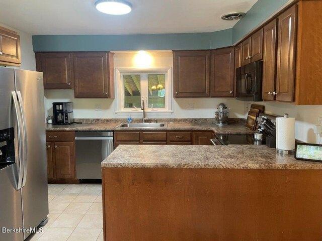 house with 4 bedroom, Pittsfield MA ES104509971