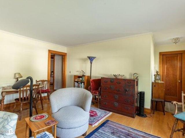 house with 4 bedroom, Pittsfield MA ES105240420