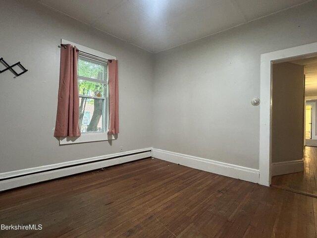 house with 4 bedroom, Pittsfield MA ES105494967