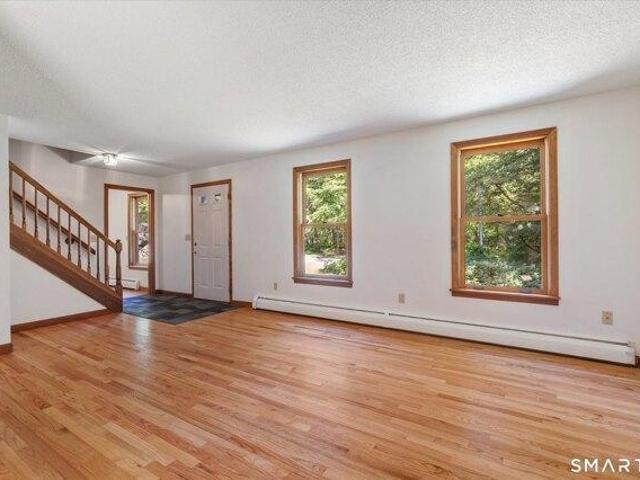 house with 4 bedroom, Pomfret CT ES104441256