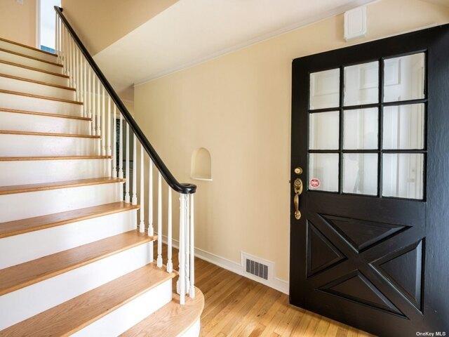 house with 4 bedroom, Port Washington NY ELS103501172