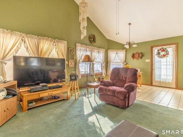 house with 4 bedroom, Portland CT ES105574778
