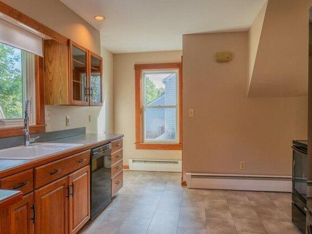 house with 4 bedroom, Portland ME ES105752715