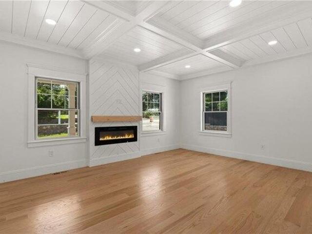 house with 4 bedroom, Portsmouth RI ES105477116