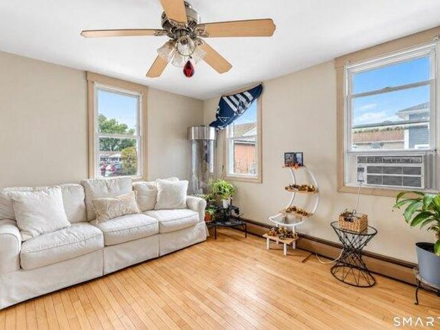 house with 4 bedroom, Plainfield CT ES105714228