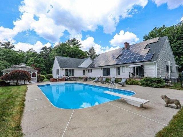 house with 4 bedroom, Plaistow NH ES104512856