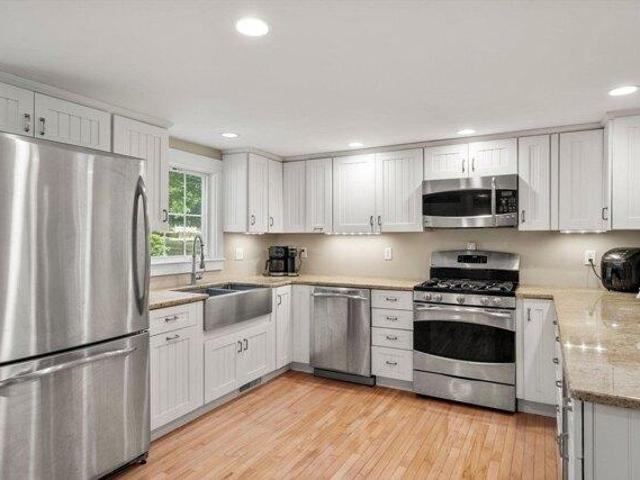 house with 4 bedroom, Plymouth MA ES105611478