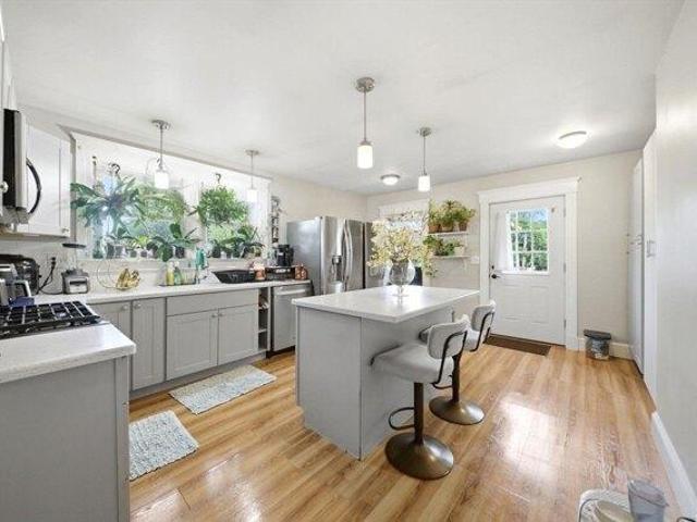 house with 4 bedroom, Quincy MA ES105415280